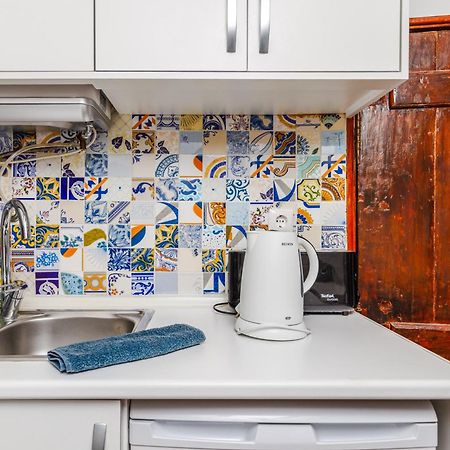 Typical Apartment Alfama-Center Lisbona Esterno foto