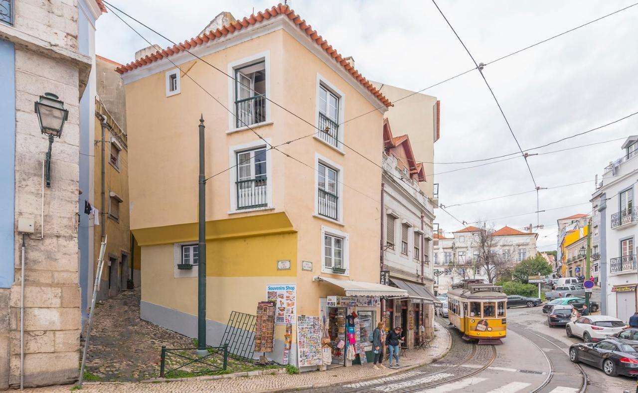 Typical Apartment Alfama-Center Lisbona Esterno foto