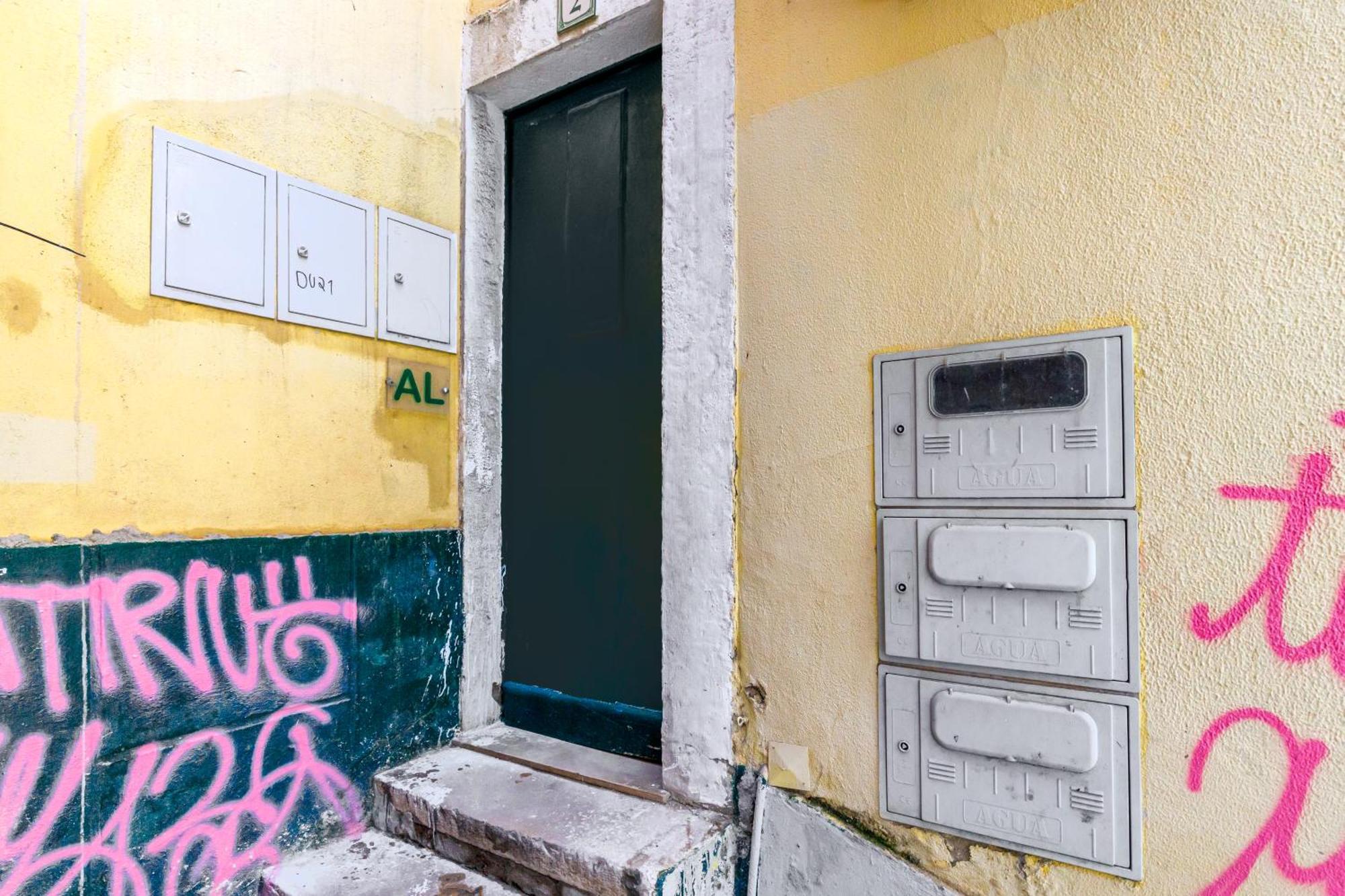 Typical Apartment Alfama-Center Lisbona Esterno foto