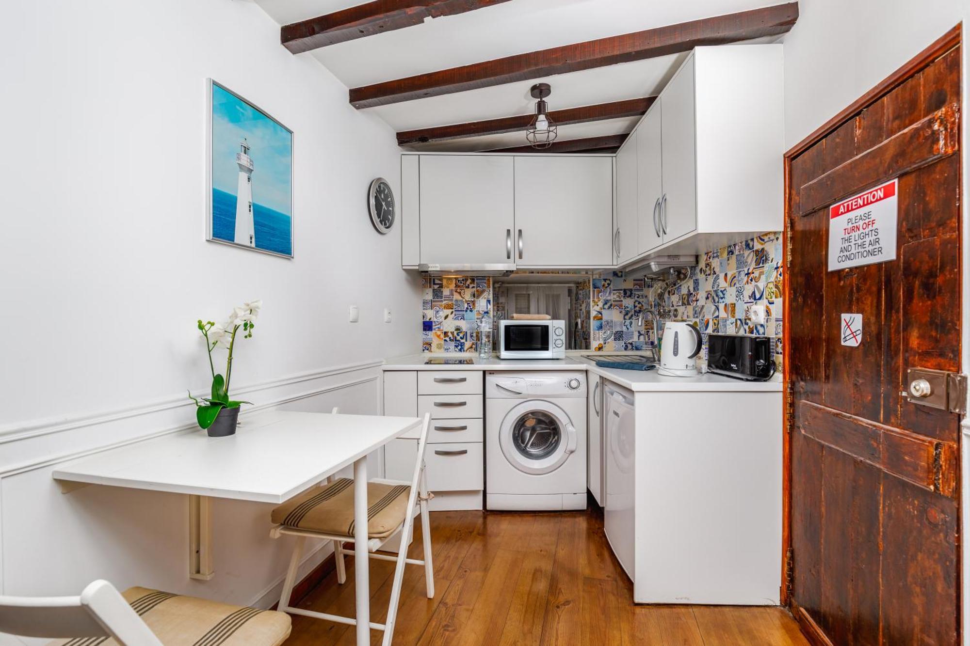 Typical Apartment Alfama-Center Lisbona Esterno foto