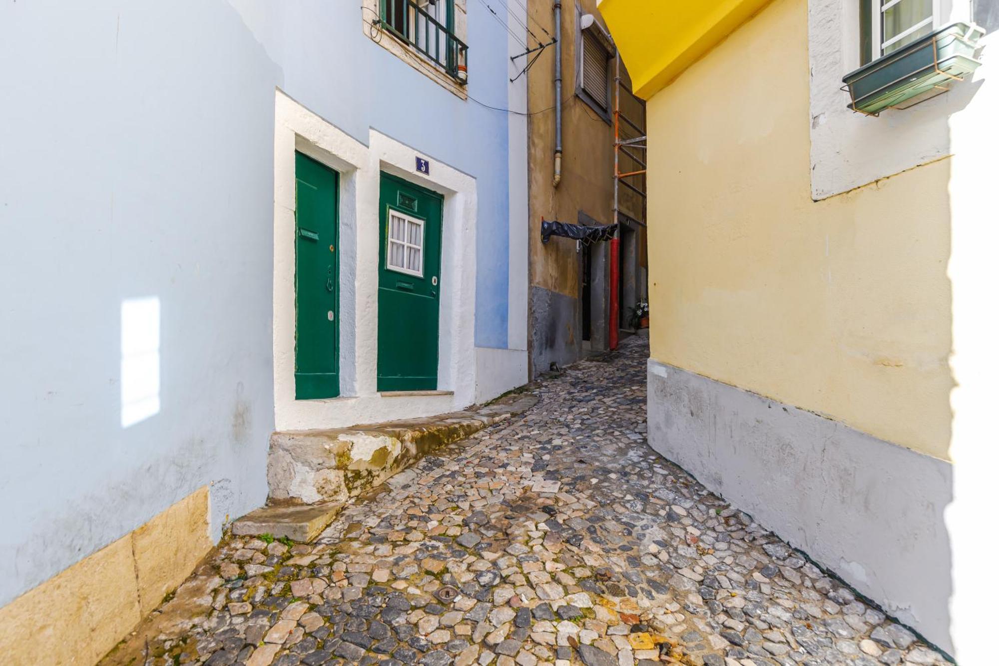 Typical Apartment Alfama-Center Lisbona Esterno foto